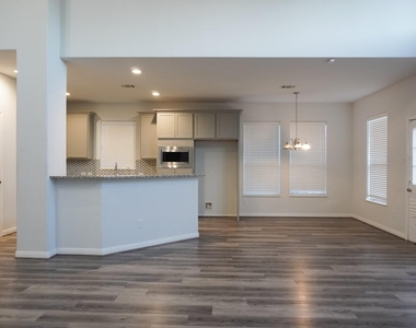 7506 Stone Arbor Lane - Photo Thumbnail 11