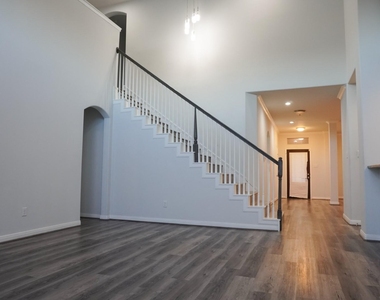 7506 Stone Arbor Lane - Photo Thumbnail 7