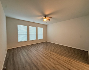 7506 Stone Arbor Lane - Photo Thumbnail 9