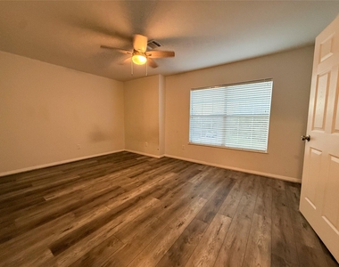 7506 Stone Arbor Lane - Photo Thumbnail 25