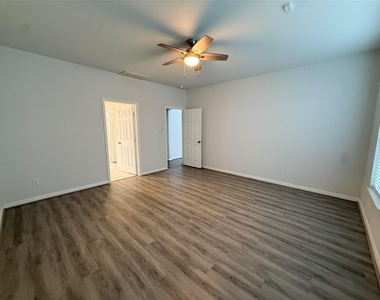 7506 Stone Arbor Lane - Photo Thumbnail 10