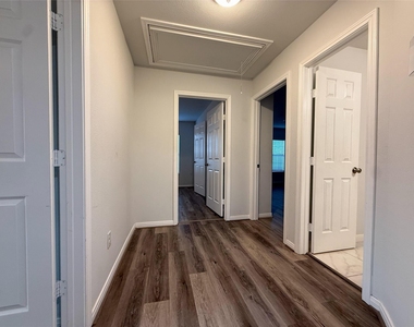7506 Stone Arbor Lane - Photo Thumbnail 23