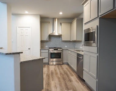 7506 Stone Arbor Lane - Photo Thumbnail 13