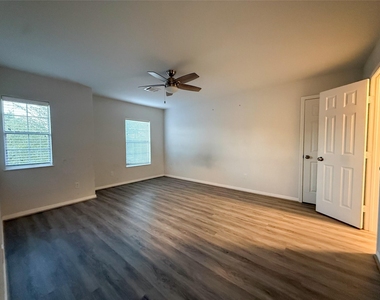 7506 Stone Arbor Lane - Photo Thumbnail 24