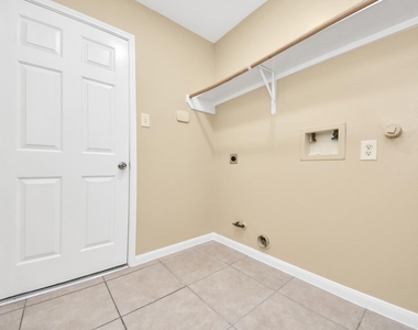 8431 Taraglen Court - Photo Thumbnail 18