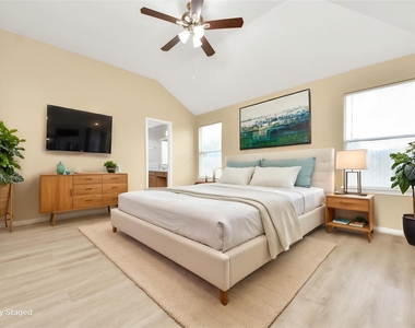 8431 Taraglen Court - Photo Thumbnail 24