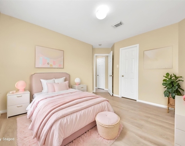 8431 Taraglen Court - Photo Thumbnail 23