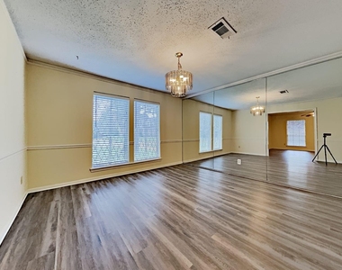 5910 Theall Road - Photo Thumbnail 7