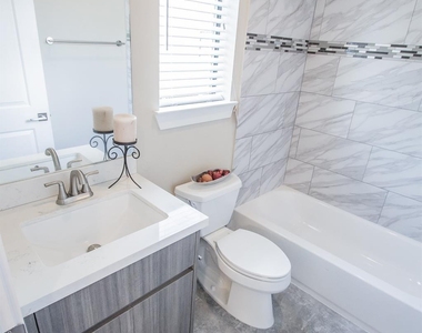 2315 Bastrop Street - Photo Thumbnail 20
