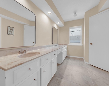 2109 Nantucket Drive - Photo Thumbnail 21