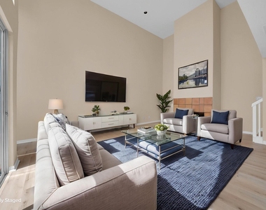 2109 Nantucket Drive - Photo Thumbnail 11
