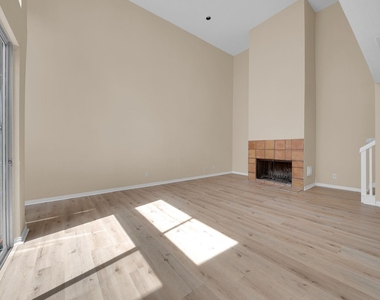 2109 Nantucket Drive - Photo Thumbnail 16