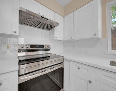 2109 Nantucket Drive - Photo Thumbnail 2