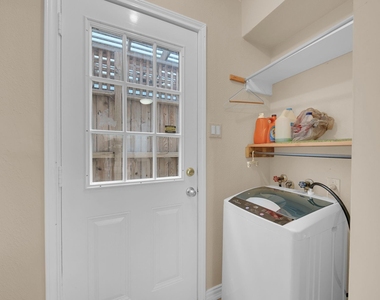 2109 Nantucket Drive - Photo Thumbnail 3