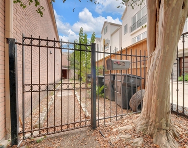 2109 Nantucket Drive - Photo Thumbnail 31