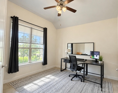 1122 Orange Dawn Drive - Photo Thumbnail 4