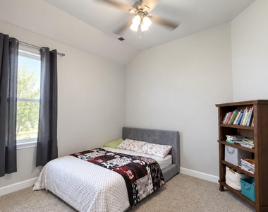 1122 Orange Dawn Drive - Photo Thumbnail 11