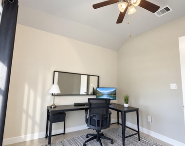 1122 Orange Dawn Drive - Photo Thumbnail 5