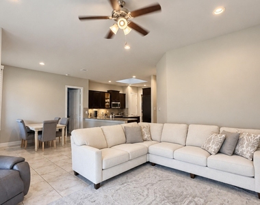 1122 Orange Dawn Drive - Photo Thumbnail 8