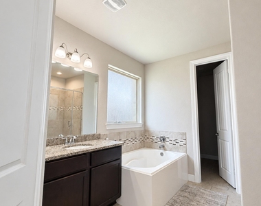 1122 Orange Dawn Drive - Photo Thumbnail 15