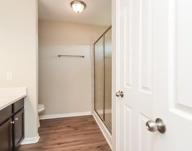 2702 Shearwater Bend Drive - Photo Thumbnail 13