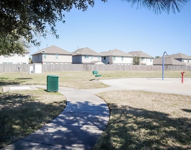 2702 Shearwater Bend Drive - Photo Thumbnail 15