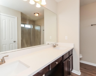 2702 Shearwater Bend Drive - Photo Thumbnail 10