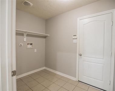 19302 Dolan Springs Drive - Photo Thumbnail 15