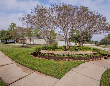 19302 Dolan Springs Drive - Photo Thumbnail 4