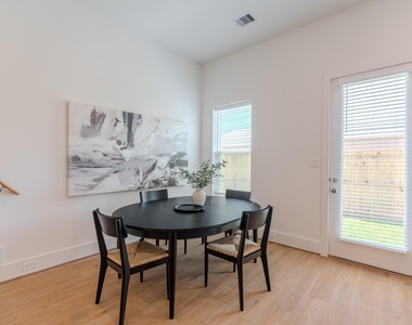 7613 Victory Reserve Street - Photo Thumbnail 28