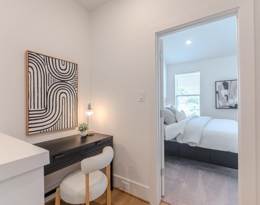 7613 Victory Reserve Street - Photo Thumbnail 23