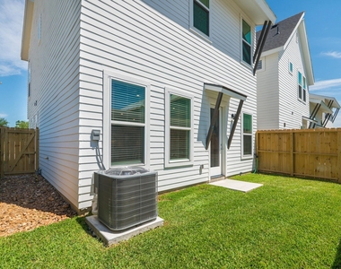 7613 Victory Reserve Street - Photo Thumbnail 36