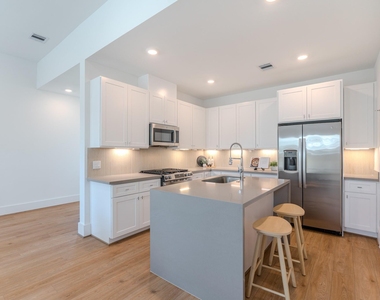 7613 Victory Reserve Street - Photo Thumbnail 30