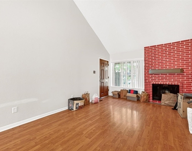 11677 Village Place Drive - Photo Thumbnail 6