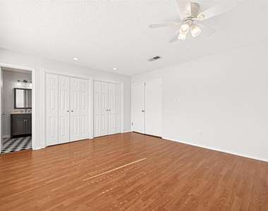 11677 Village Place Drive - Photo Thumbnail 27