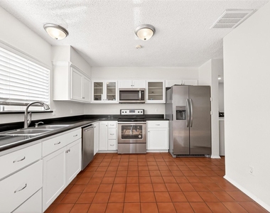 11677 Village Place Drive - Photo Thumbnail 16