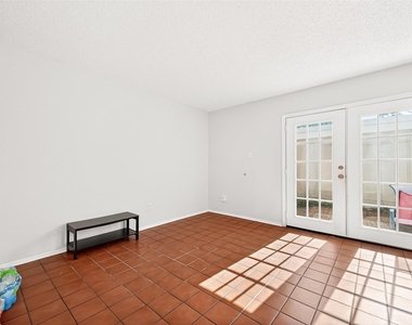 11677 Village Place Drive - Photo Thumbnail 9