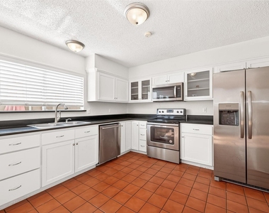11677 Village Place Drive - Photo Thumbnail 17