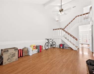 11677 Village Place Drive - Photo Thumbnail 11