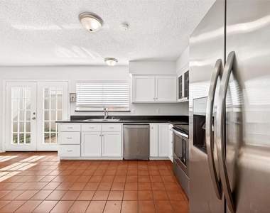 11677 Village Place Drive - Photo Thumbnail 22