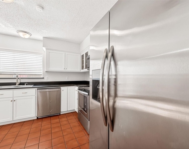 11677 Village Place Drive - Photo Thumbnail 21