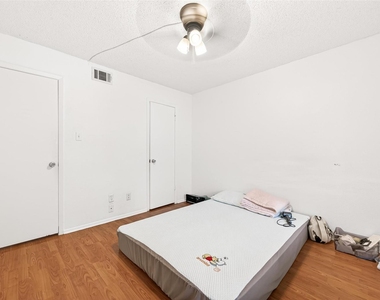 11677 Village Place Drive - Photo Thumbnail 25