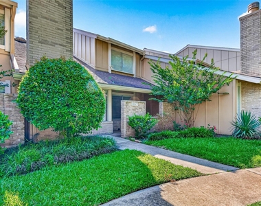11677 Village Place Drive - Photo Thumbnail 2