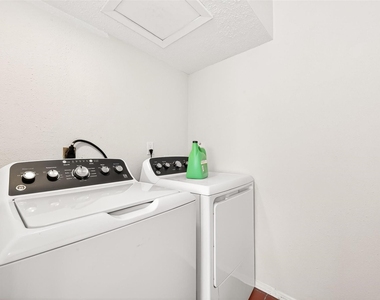 11677 Village Place Drive - Photo Thumbnail 23