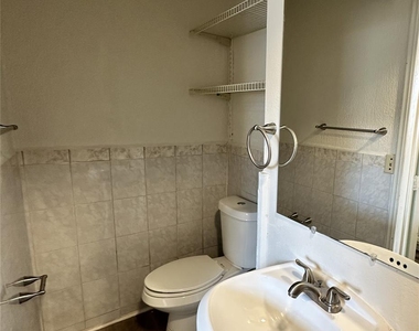 6905 Palestine Street - Photo Thumbnail 7
