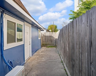 6905 Palestine Street - Photo Thumbnail 9
