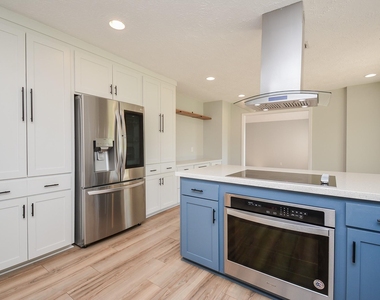 16505 Cornwall Street - Photo Thumbnail 8