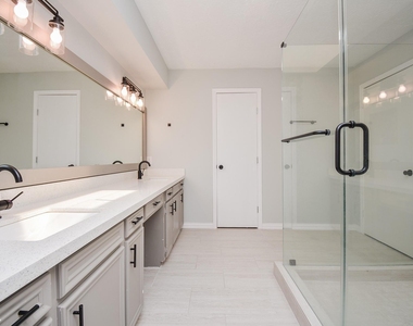 16505 Cornwall Street - Photo Thumbnail 13
