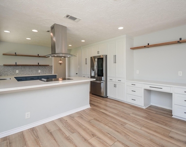 16505 Cornwall Street - Photo Thumbnail 6