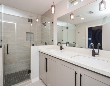 16505 Cornwall Street - Photo Thumbnail 12
